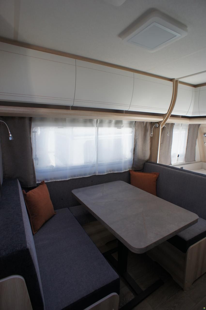 Hobby De Luxe 490 KMF