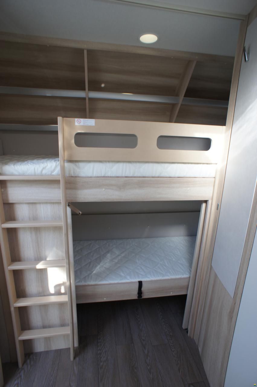 Hobby De Luxe 490 KMF