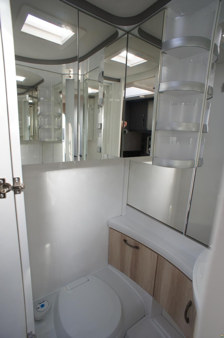 Hobby De Luxe 490 KMF