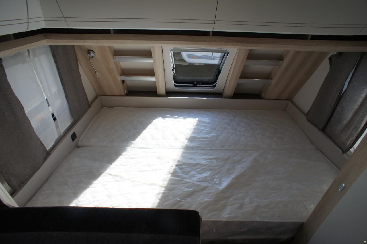 Hobby De Luxe 490 KMF