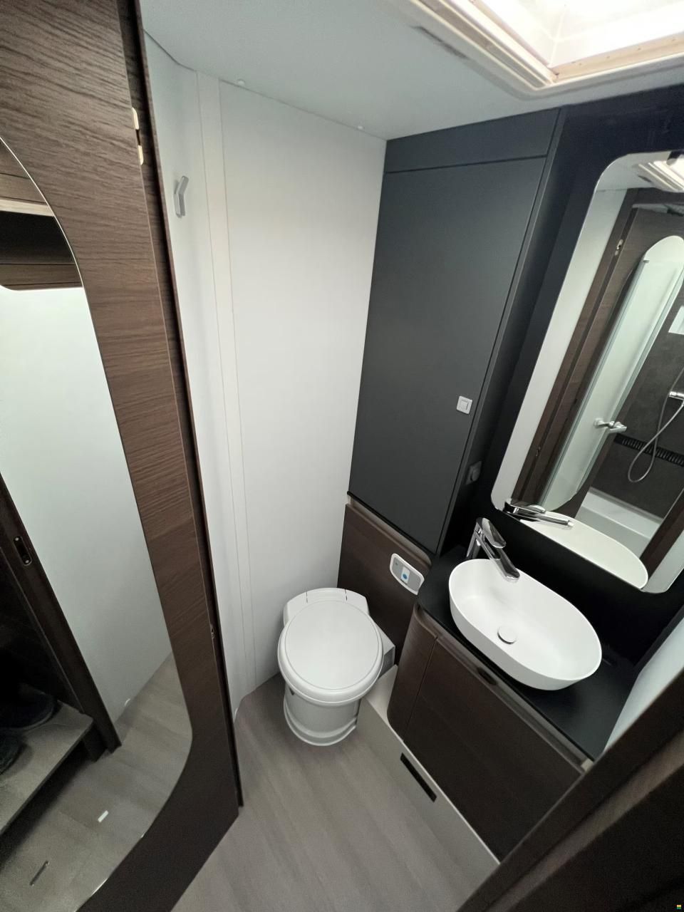 Adria MB MATRIX SUPREME 670 SL