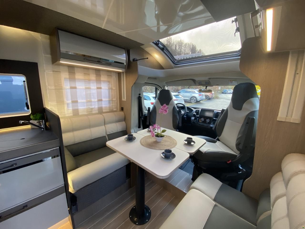 Roller Team Zefiro 287 TL, Fiat 2.2MJ 140PS Automat