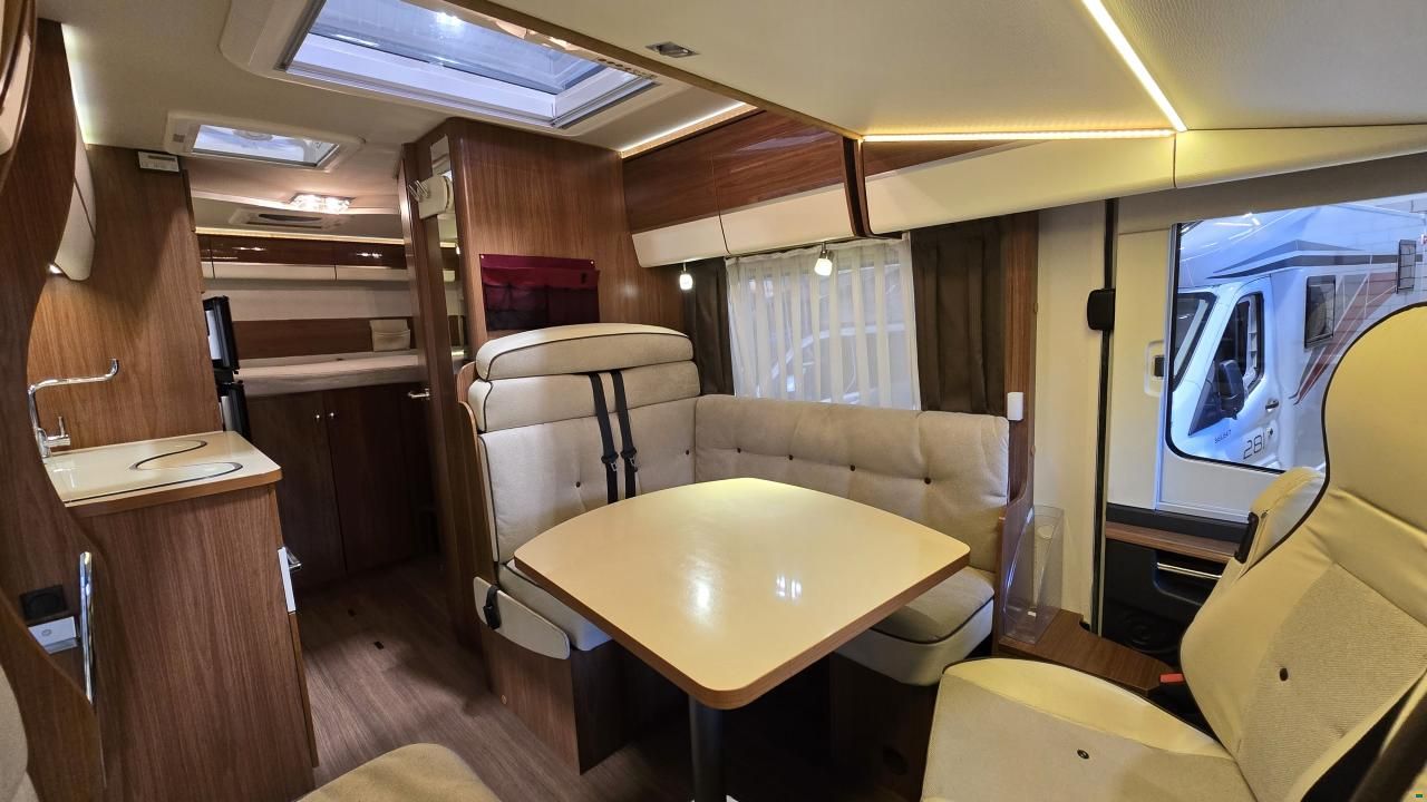 Eura Mobil "Integra Line" IL 690HB