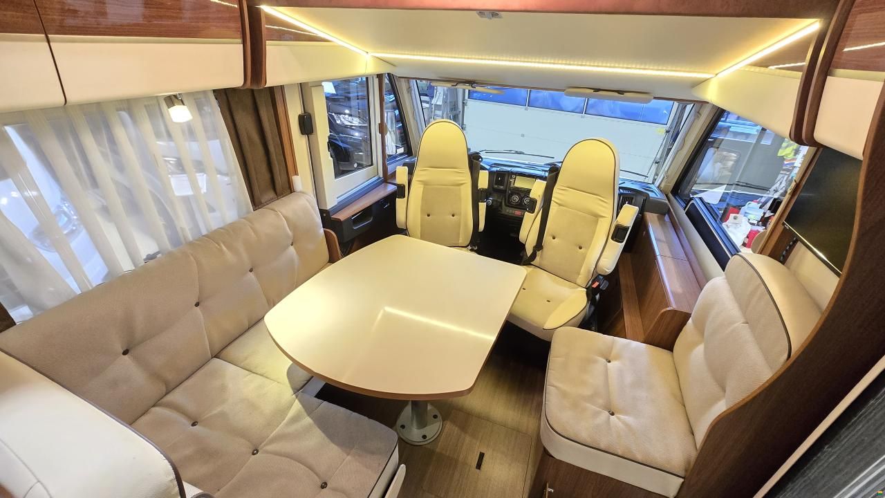 Eura Mobil "Integra Line" IL 690HB