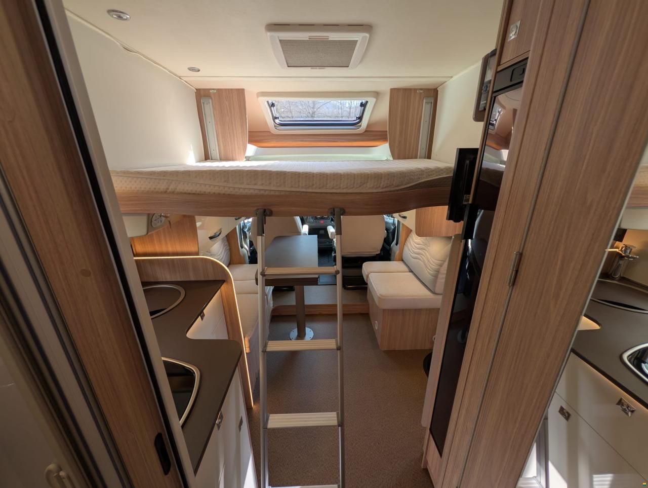 B&uuml;rstner Delfin T732