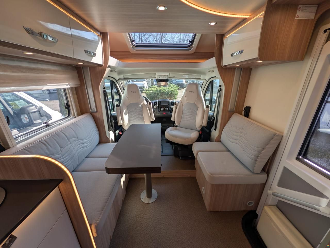 B&uuml;rstner Delfin T732