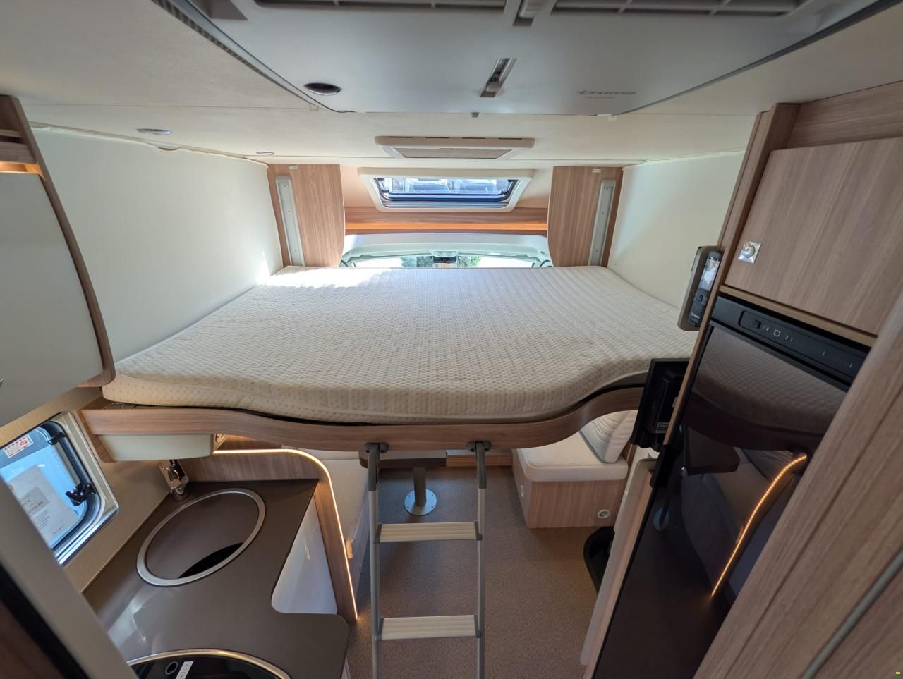 B&uuml;rstner Delfin T732