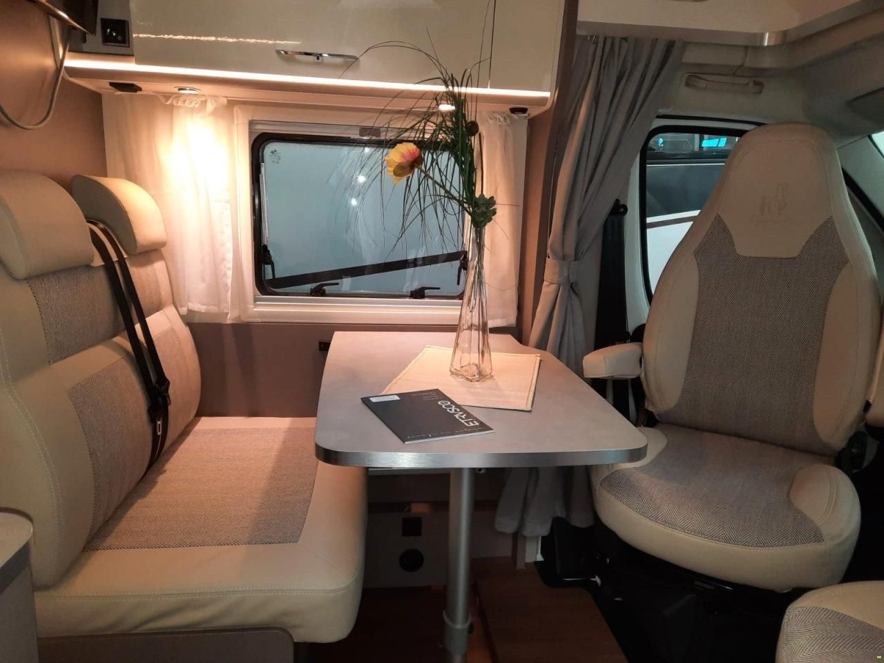 Etrusco V6600SB mit L&auml;ngsbetten