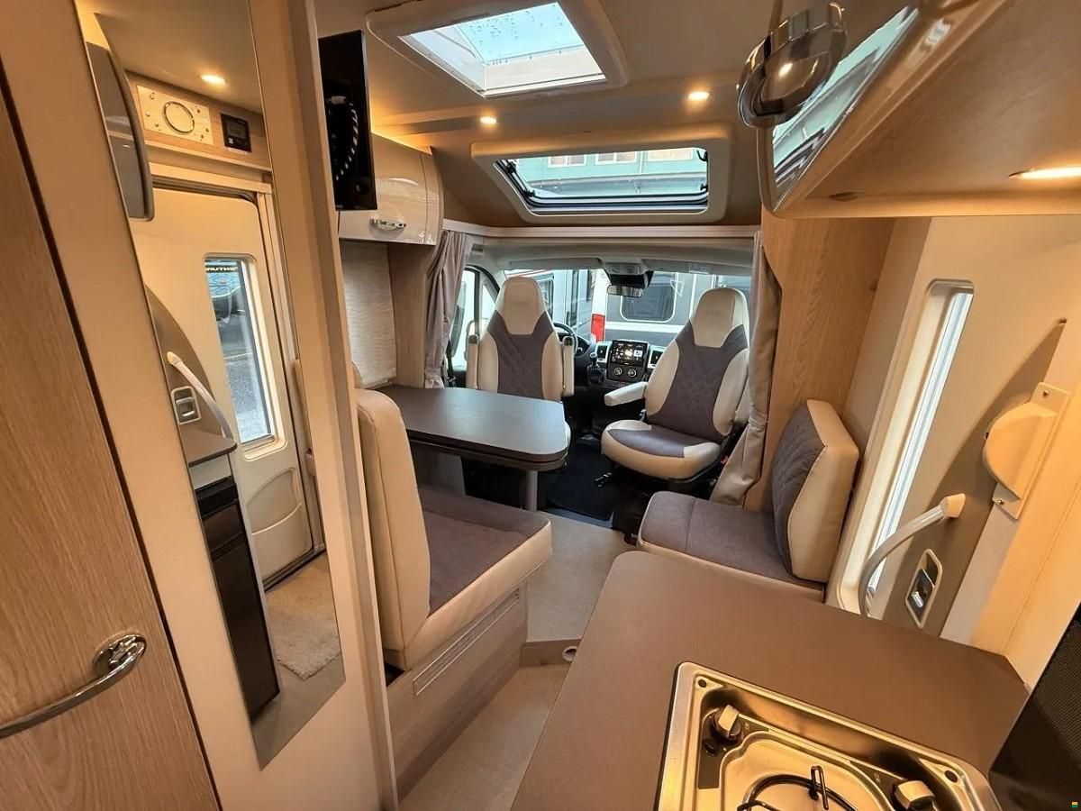 B&uuml;rstner Nexxo Van 620