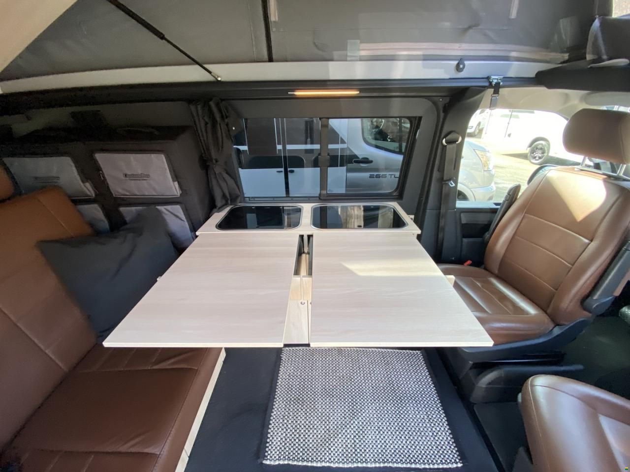 Volkswagen Custom Bus, T6 2.0TDI 199PS DSG 4M