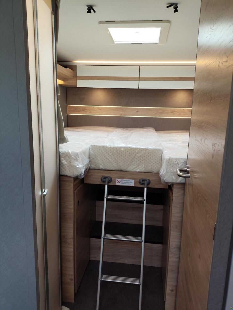 Dethleffs Just Camp Active T 7052 EBL