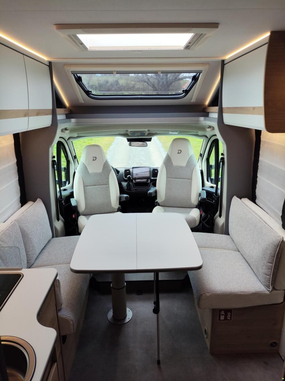 Dethleffs Just Camp Active T 7052 EBL