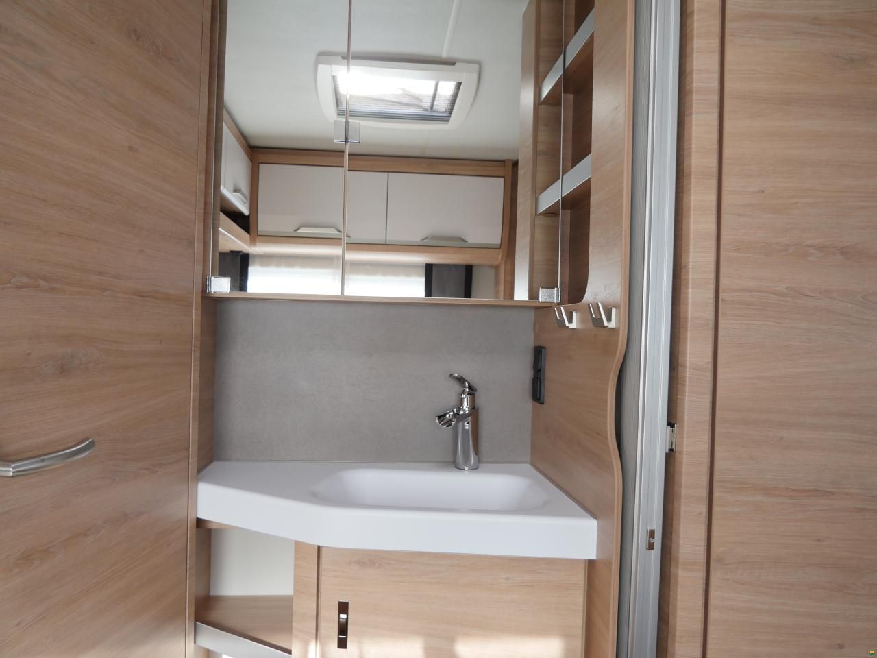 Knaus S&uuml;dwind 540 FDK Black S | 2026