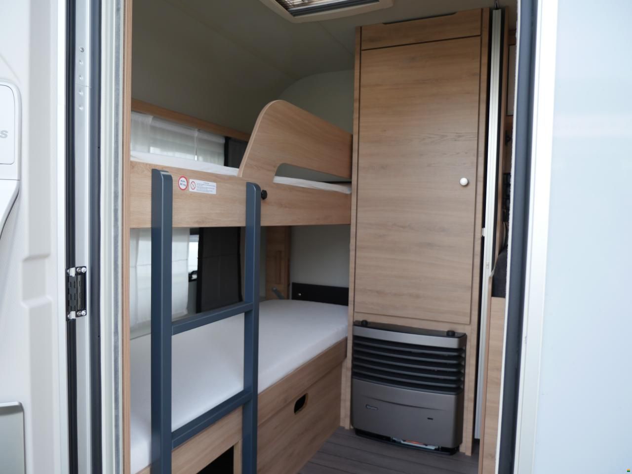 Knaus S&uuml;dwind 540 FDK Black S | 2026