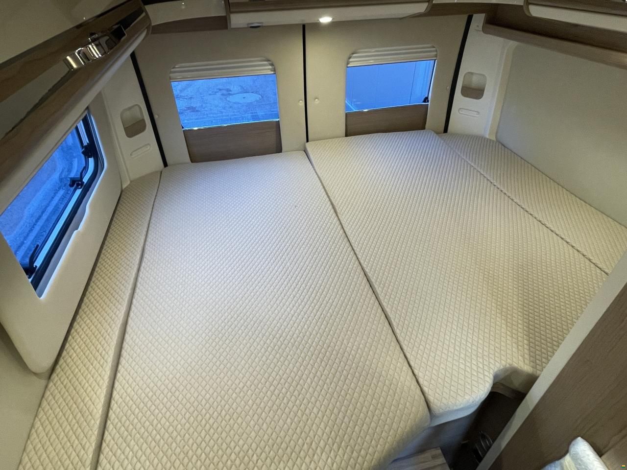 Malibu Charming Van 600 DB-K