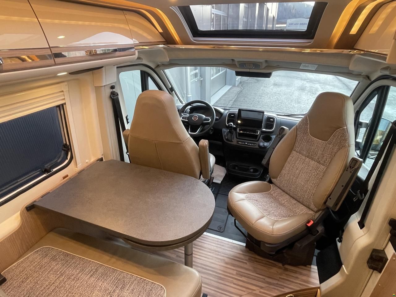 Malibu Charming Van 600 DB-K