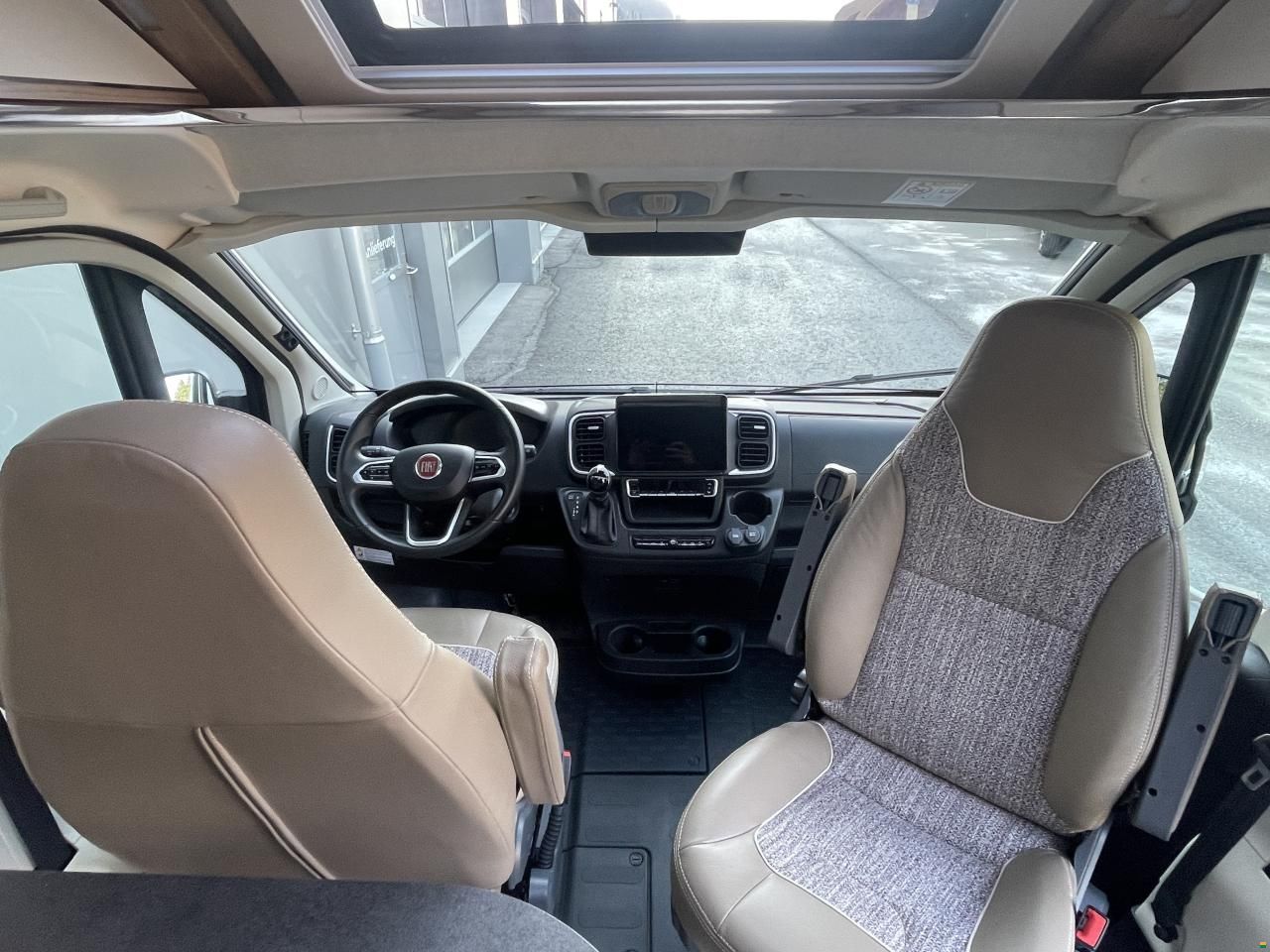 Malibu Charming Van 600 DB-K