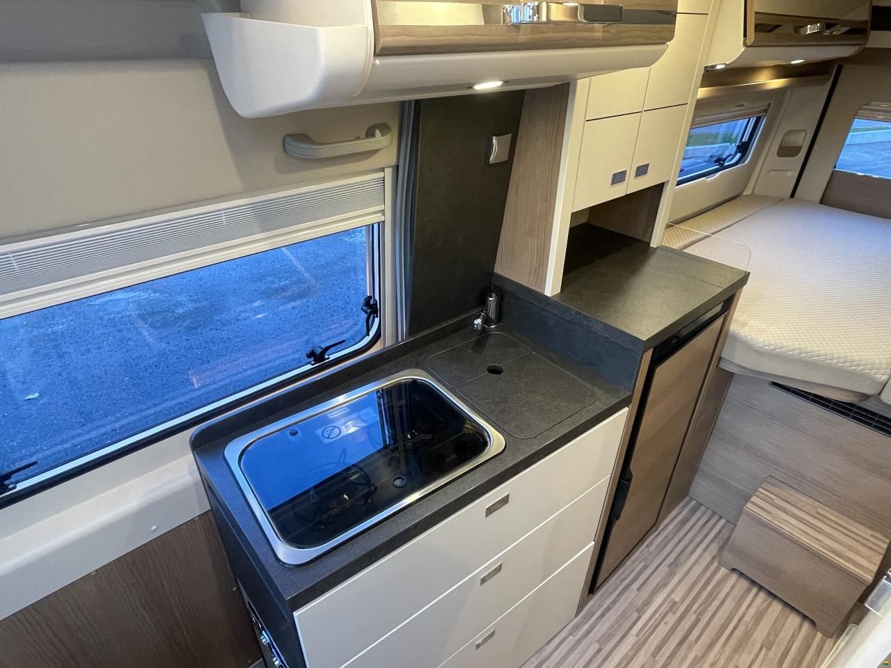 Malibu Charming Van 600 DB-K