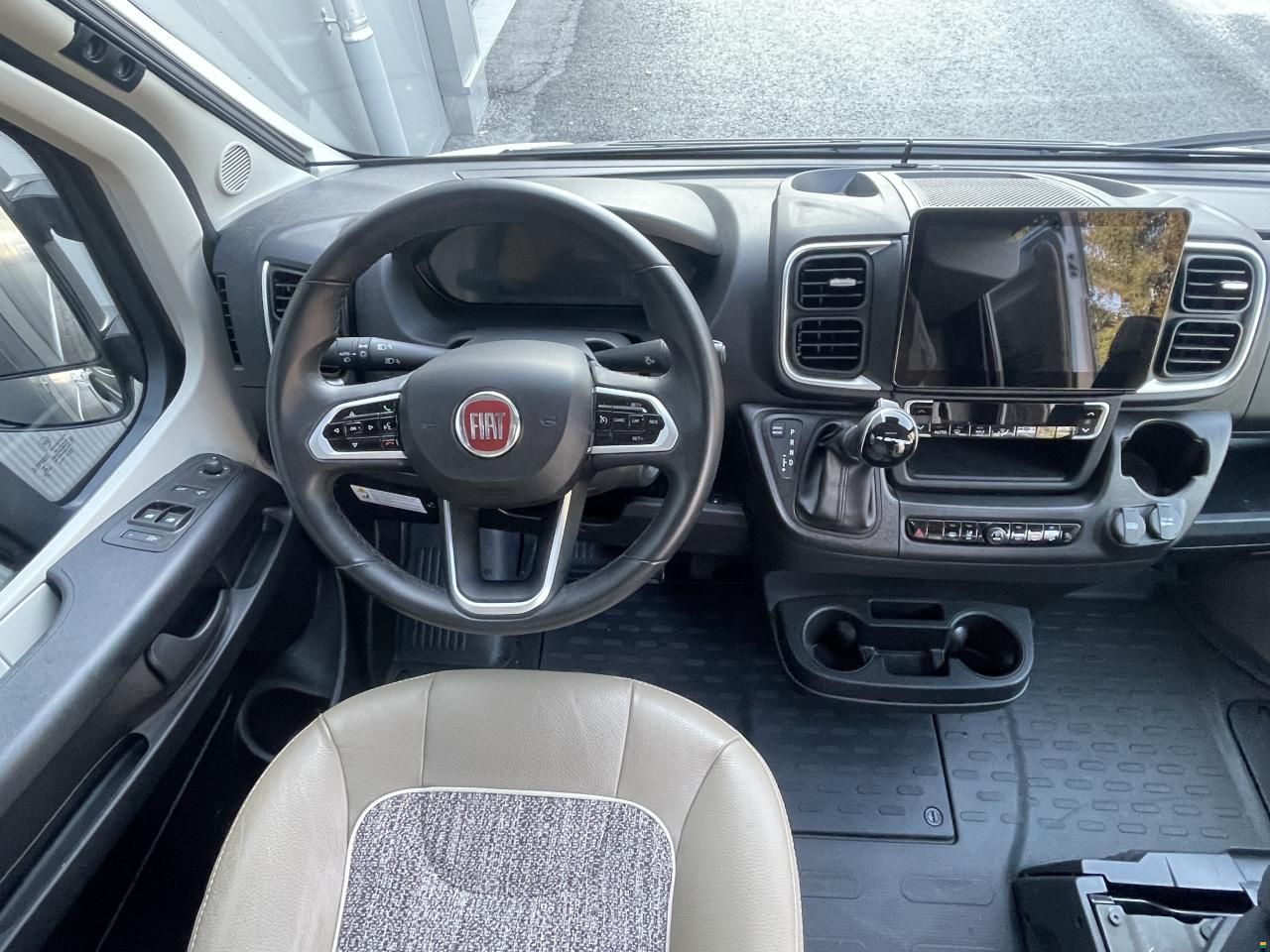 Malibu Charming Van 600 DB-K