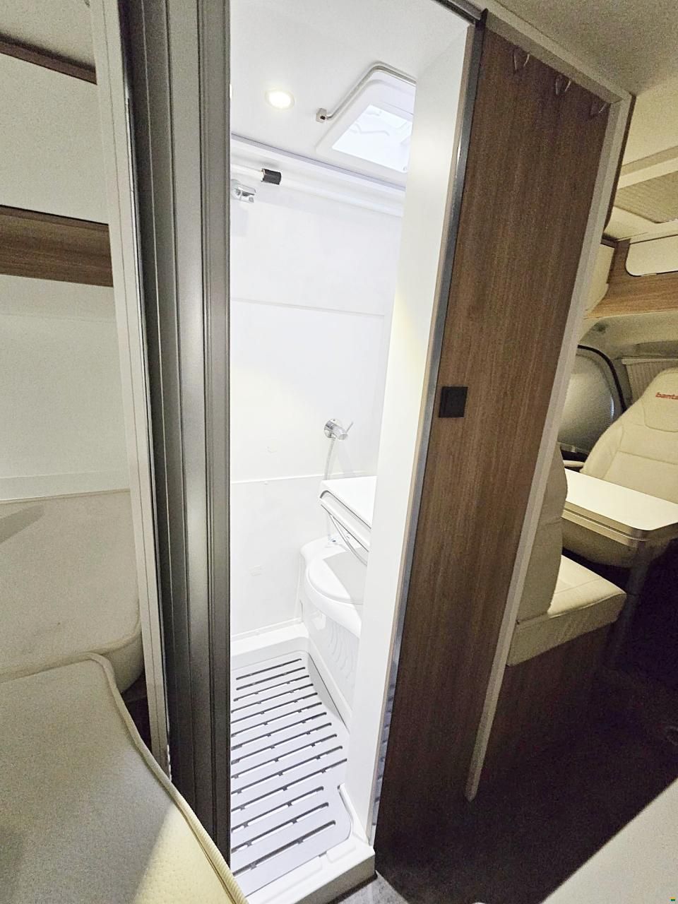 Pilote V540 G 2.2 AUTOMAT MJ 140