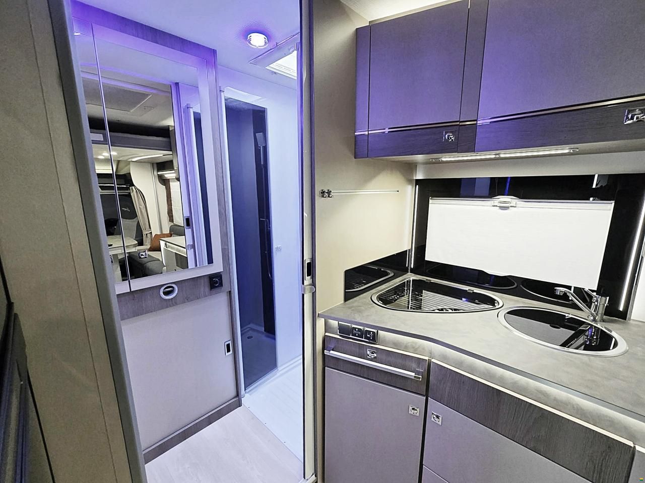 Challenger 260 GRAPHITE EDITION 2.0 TDCI AUTOMAT