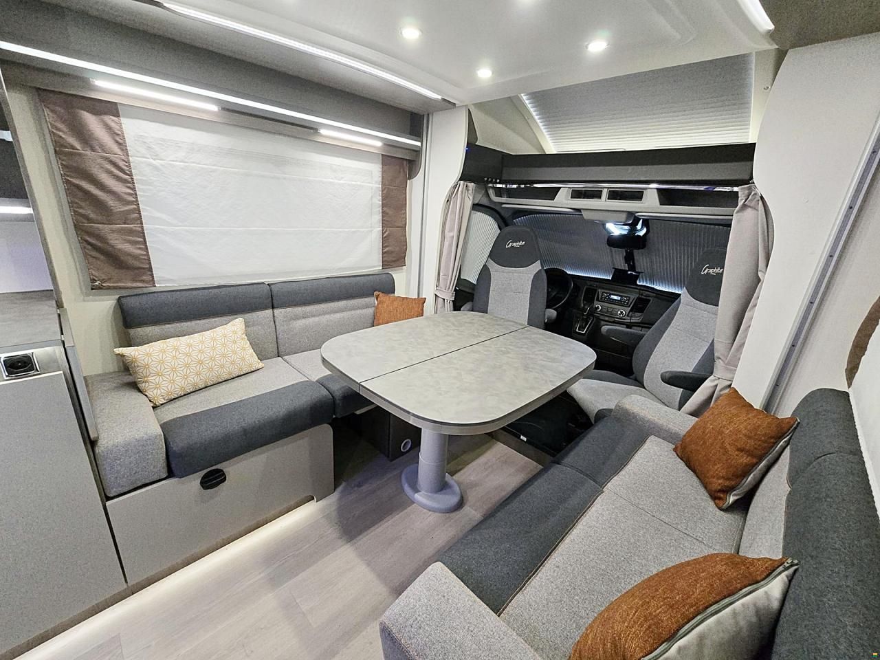 Challenger 260 GRAPHITE EDITION 2.0 TDCI AUTOMAT