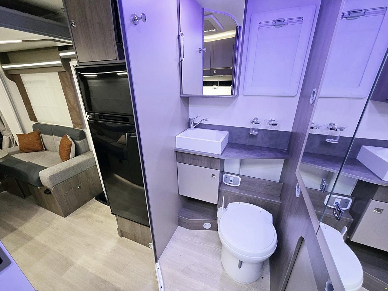 Challenger 260 GRAPHITE EDITION 2.0 TDCI AUTOMAT