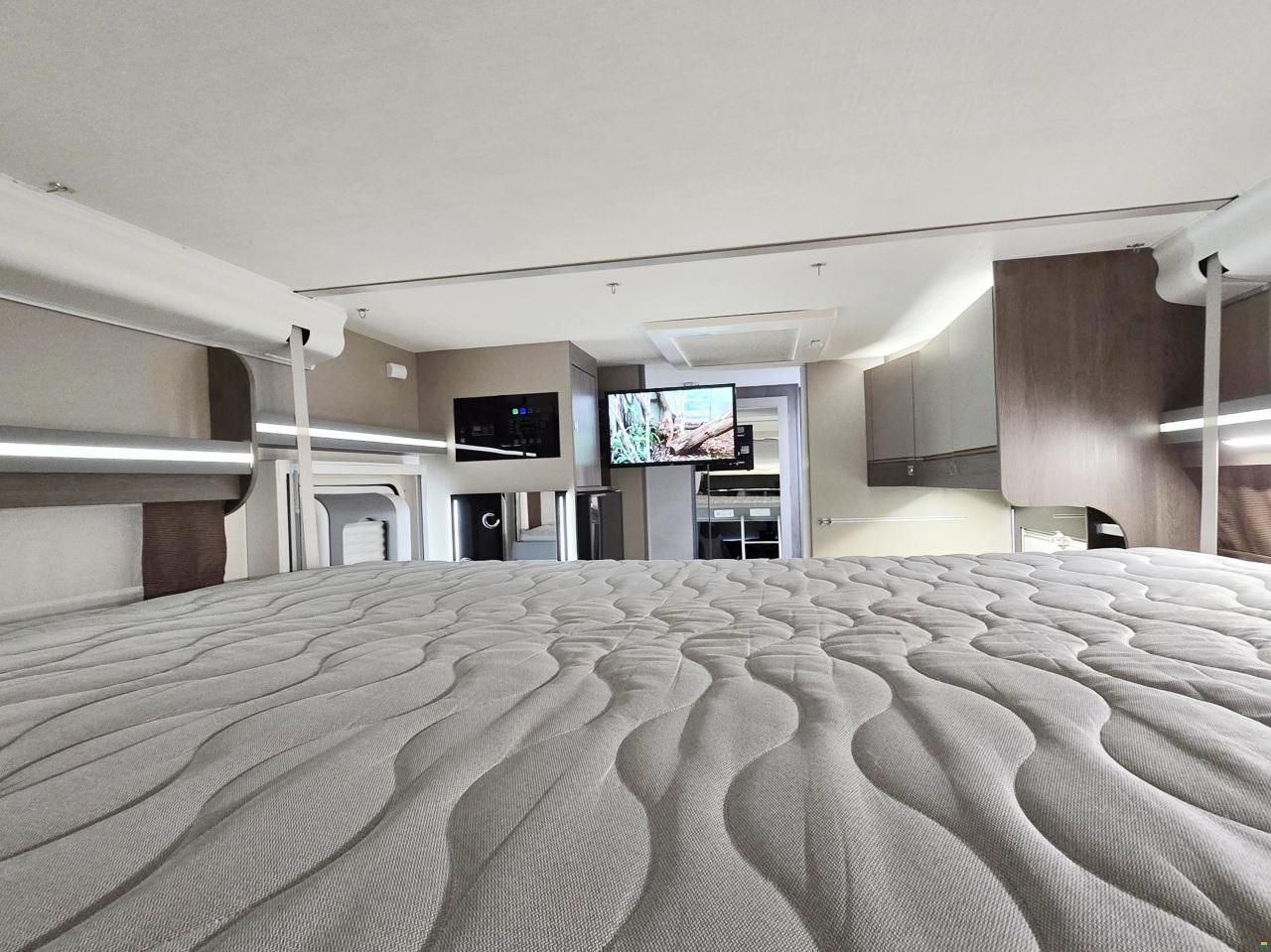 Challenger 260 GRAPHITE EDITION 2.0 TDCI AUTOMAT