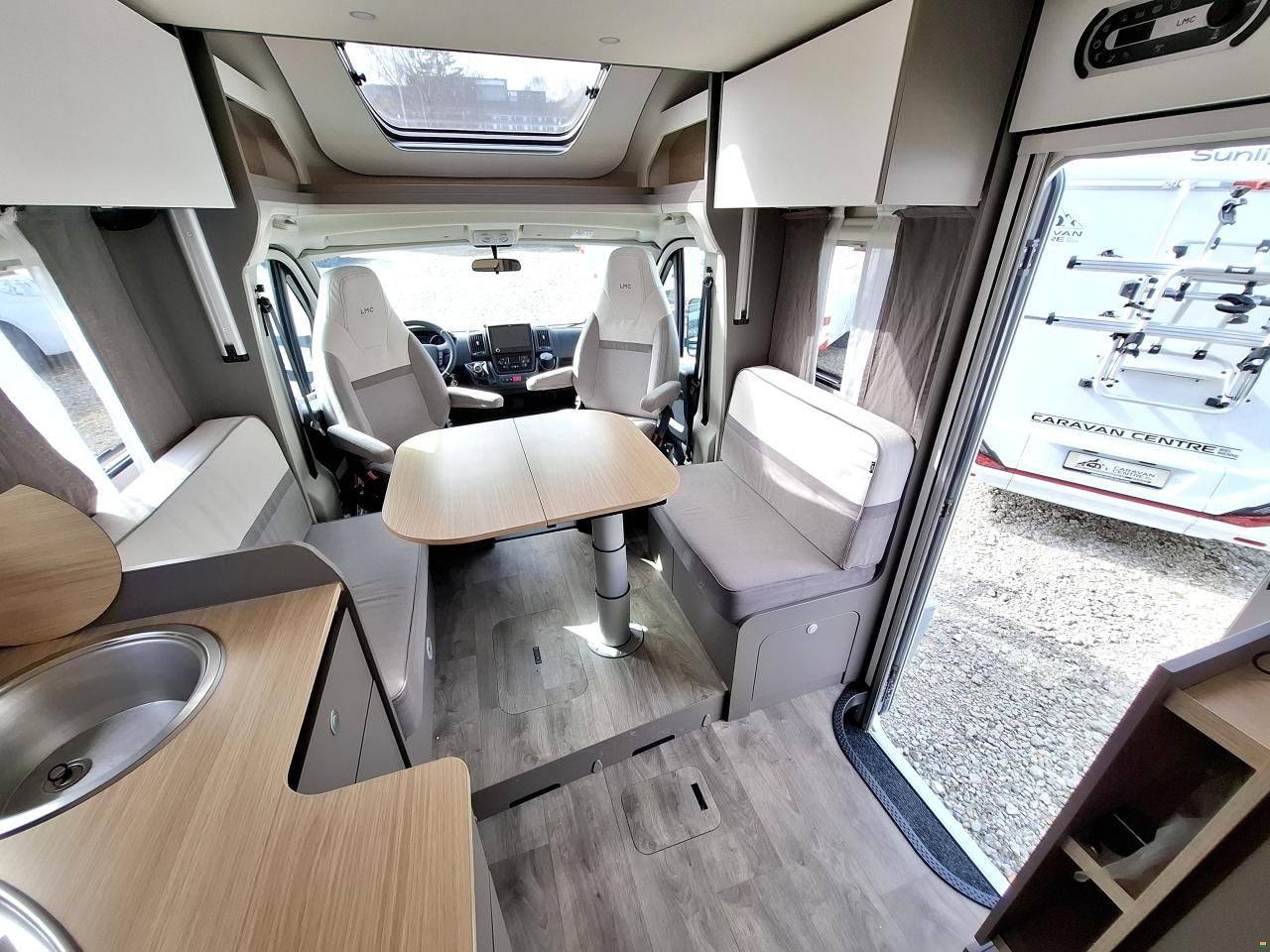 LMC Tourer H720 lift