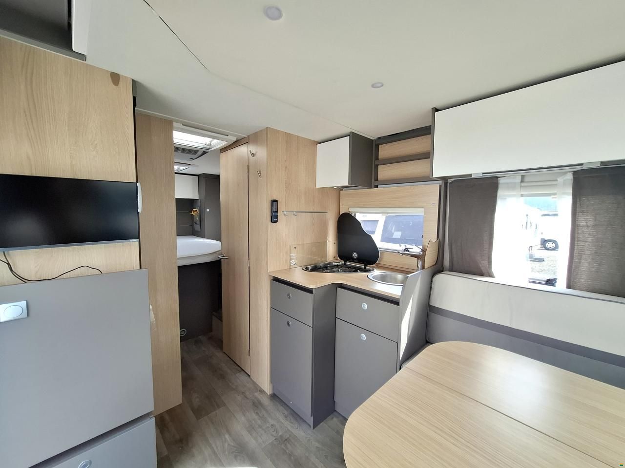 LMC Tourer H720 lift