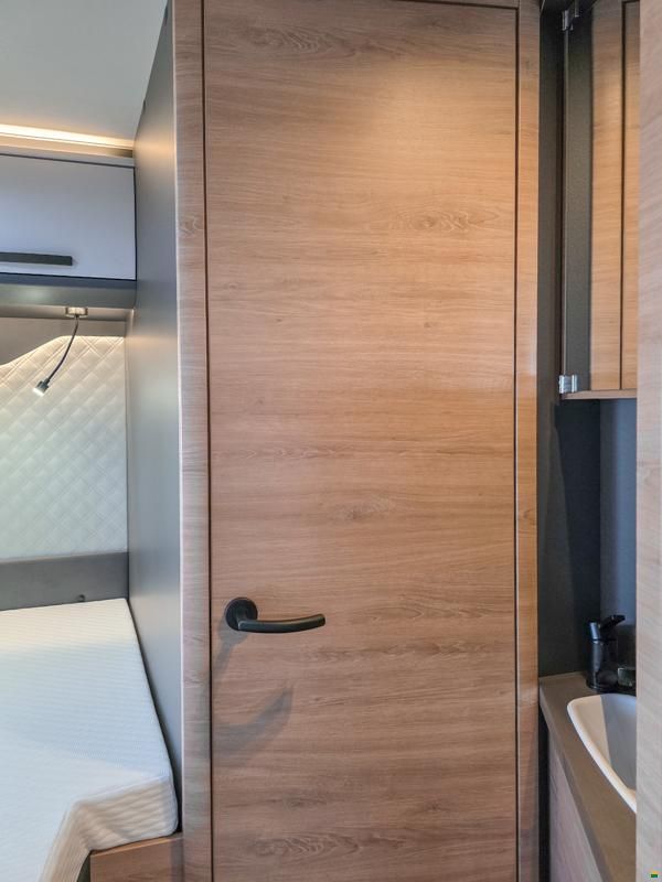 Knaus Live Wave 650 MF Platinum Selection