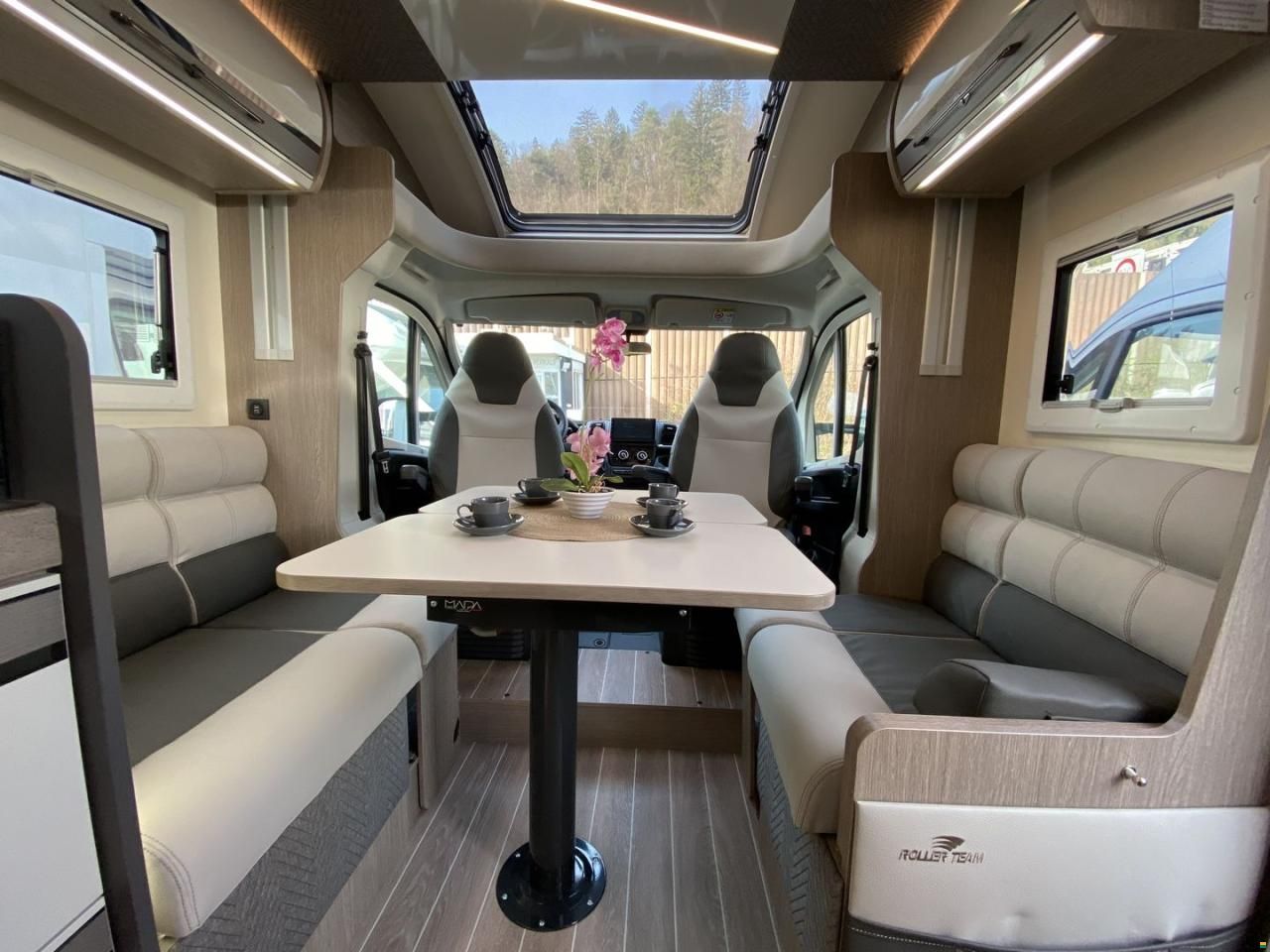 Roller Team Zefiro 287TL, Fiat 2.2MJ 180PS Automat