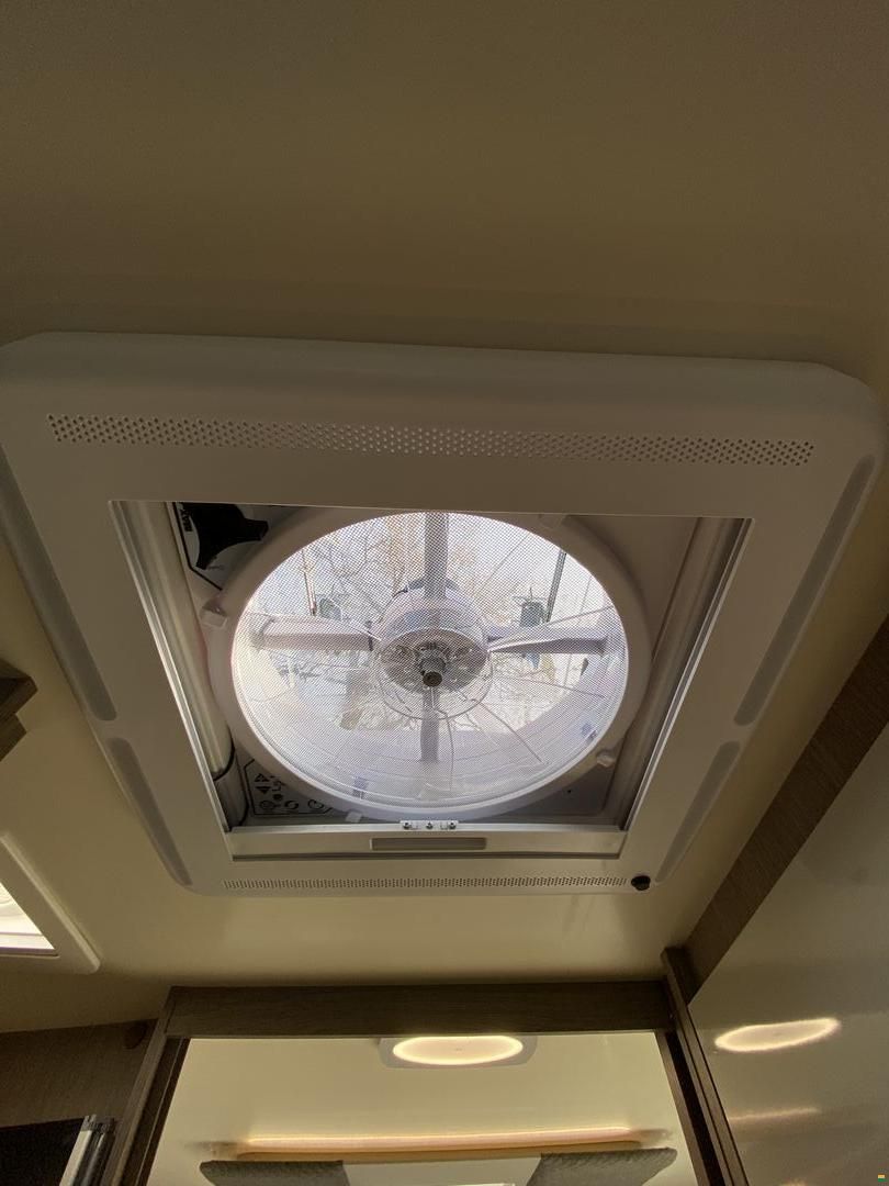 Roller Team Zefiro 287TL, Fiat 2.2MJ 180PS Automat