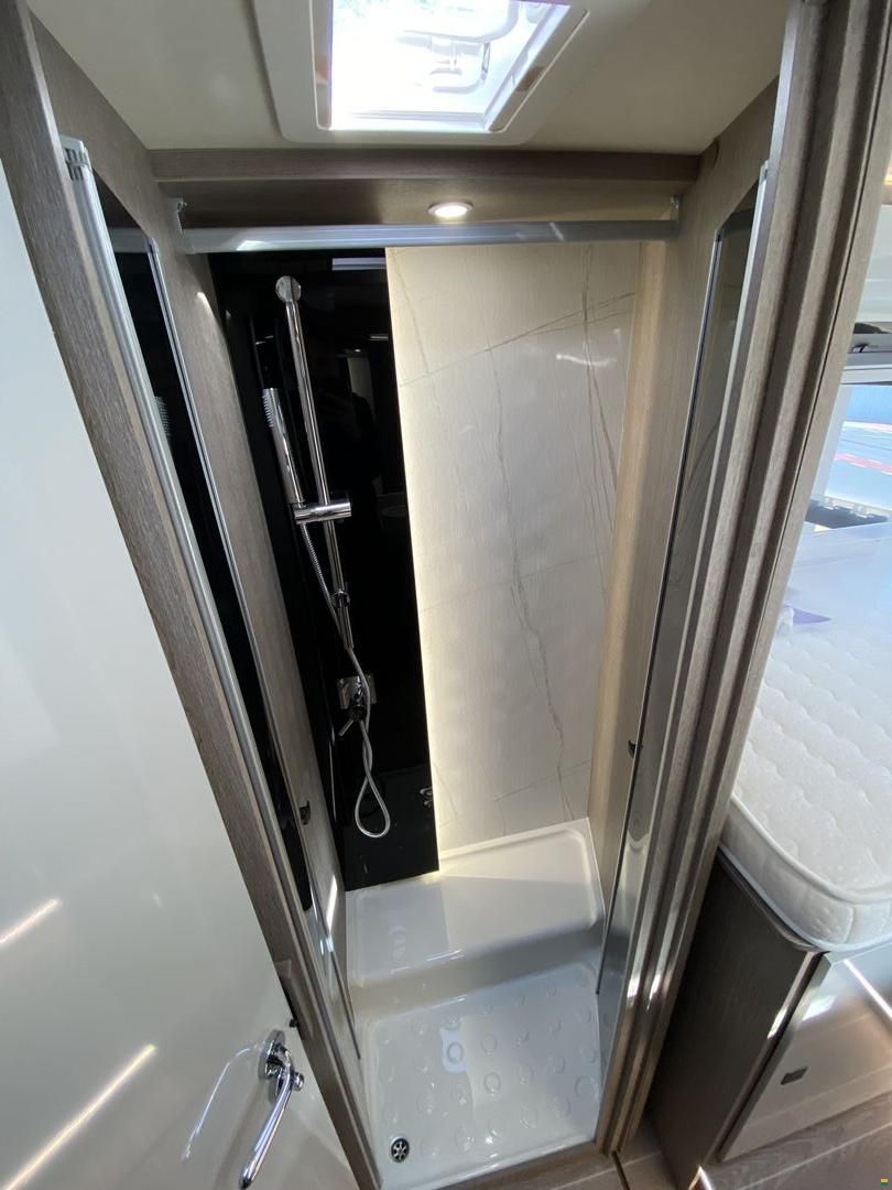 Roller Team Zefiro 287TL, Fiat 2.2MJ 180PS Automat