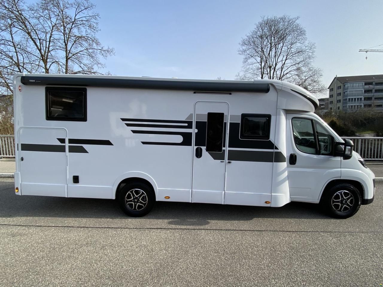 Roller Team Zefiro 287TL, Fiat 2.2MJ 180PS Automat