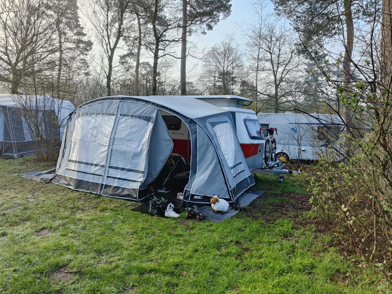 Eriba touring Troll 530 rockabilly