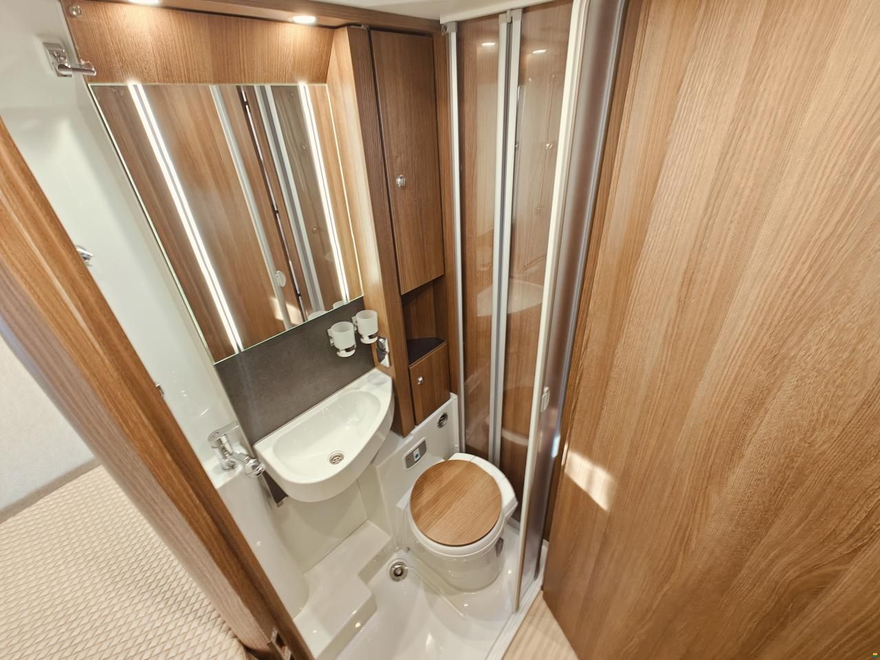 Carthago Compactline I 141 LE - Super Lightweight