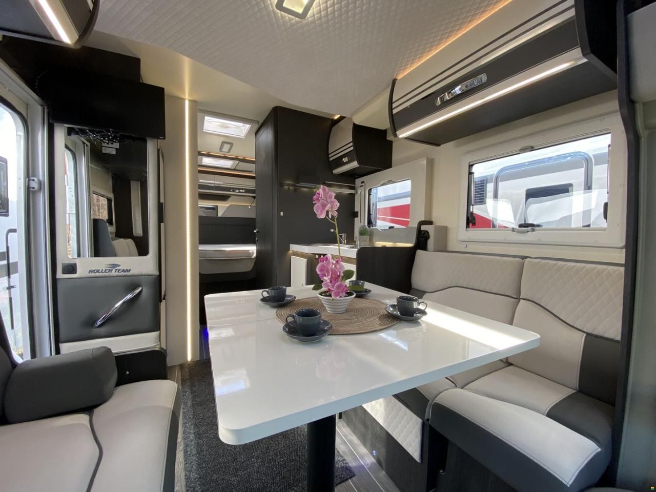 Roller Team Zefiro 267TL, Ford 2.0TDCi 170PS Automat