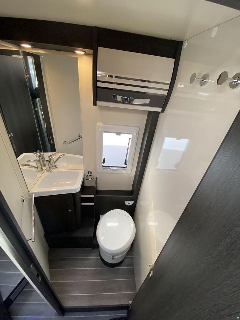 Roller Team Zefiro 267TL, Ford 2.0TDCi 170PS Automat