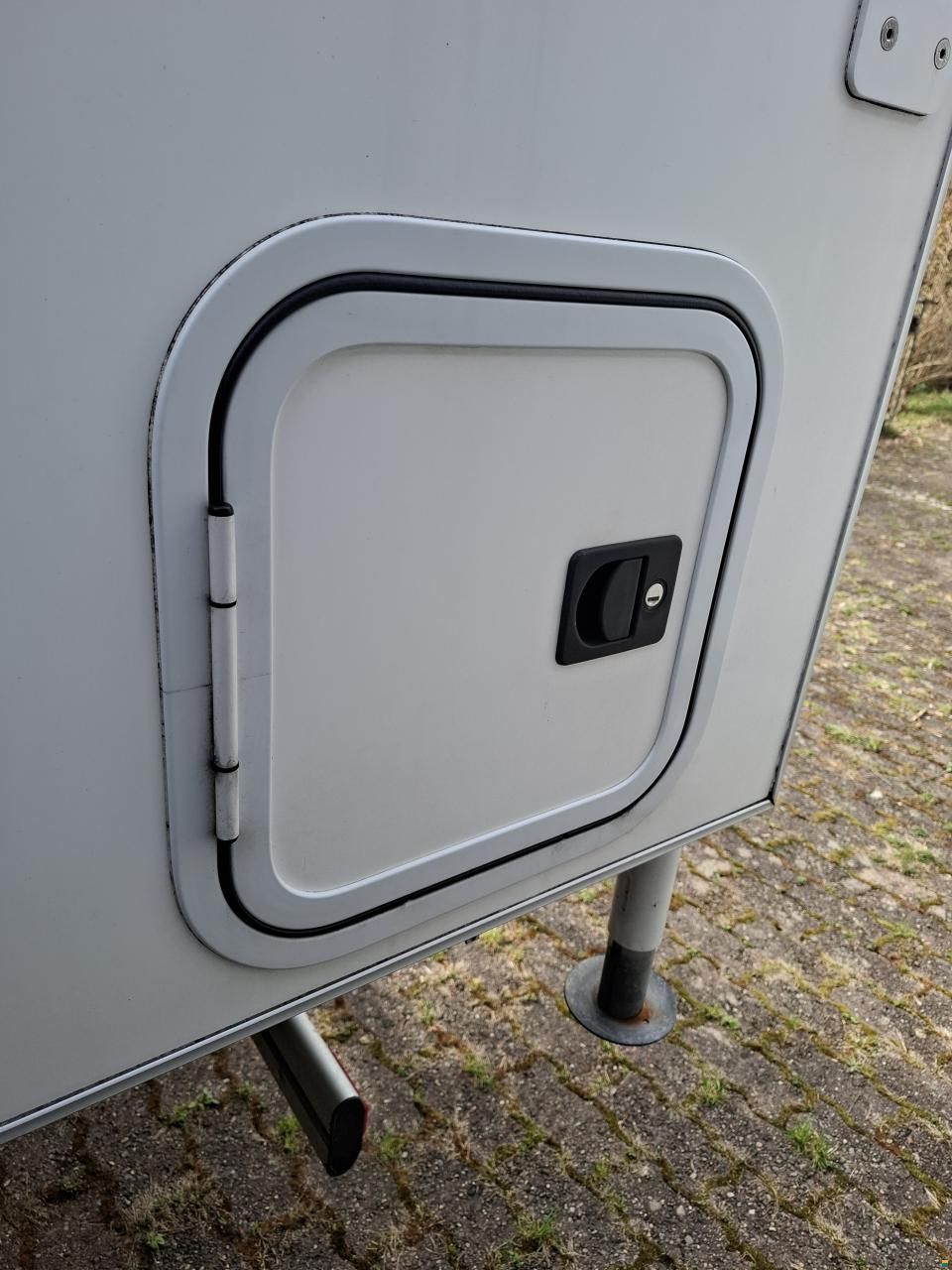 Isuzu mit Thokie Wohnkabine