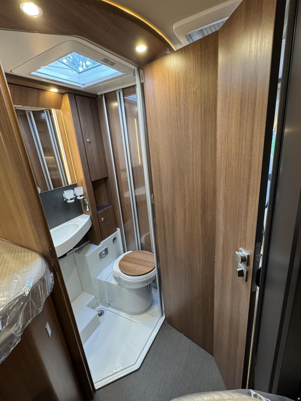 Carthago C2 Tourer 141 kb-le Light 3.5 ton.