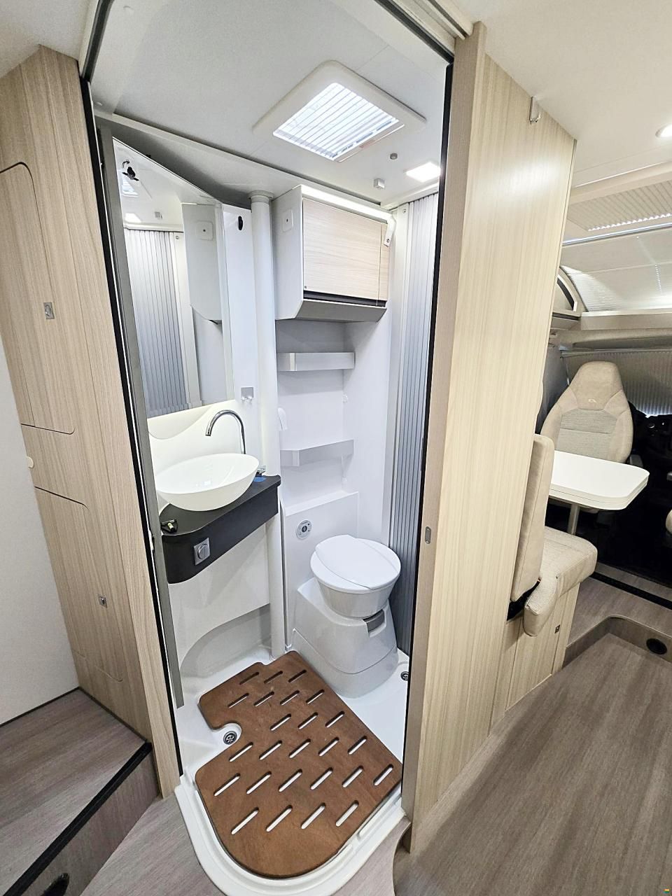 Adria COMPACT SC AXESS 2.2