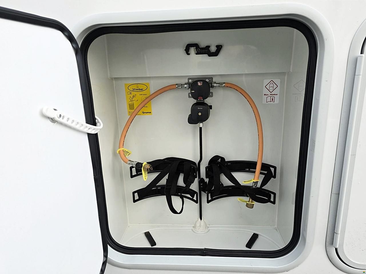 Adria COMPACT SC AXESS 2.2