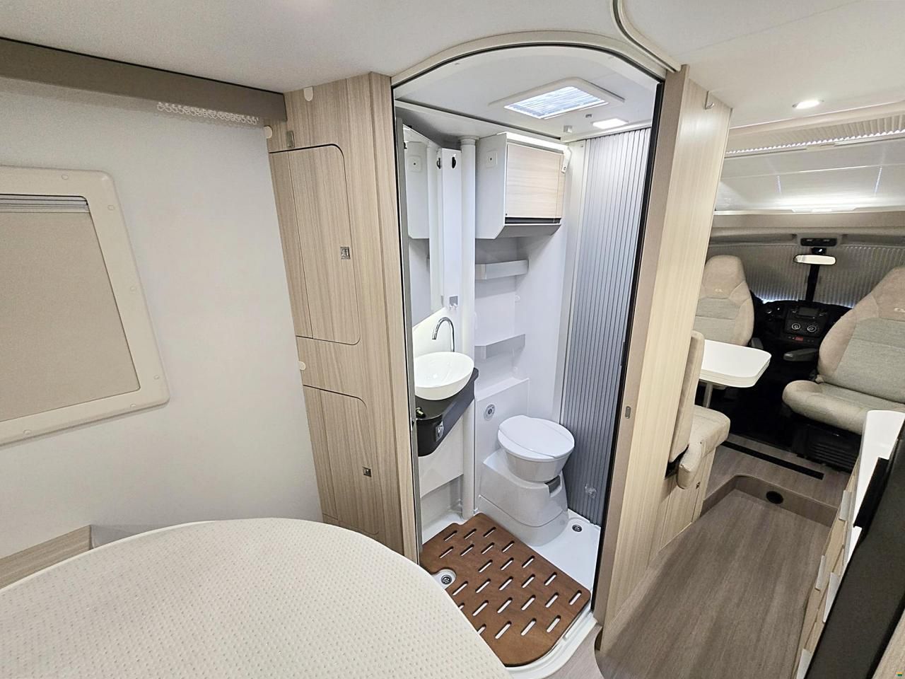 Adria COMPACT SC AXESS 2.2