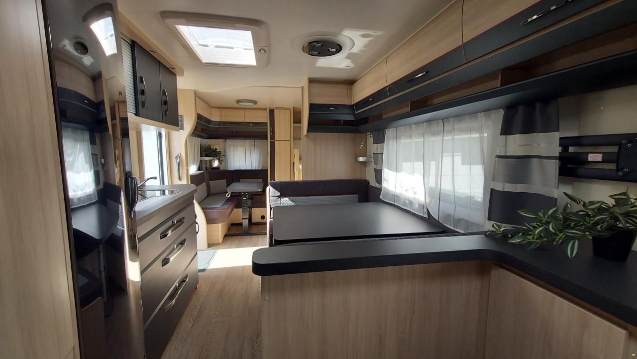 Hobby De Luxe Edition 650 KMFe