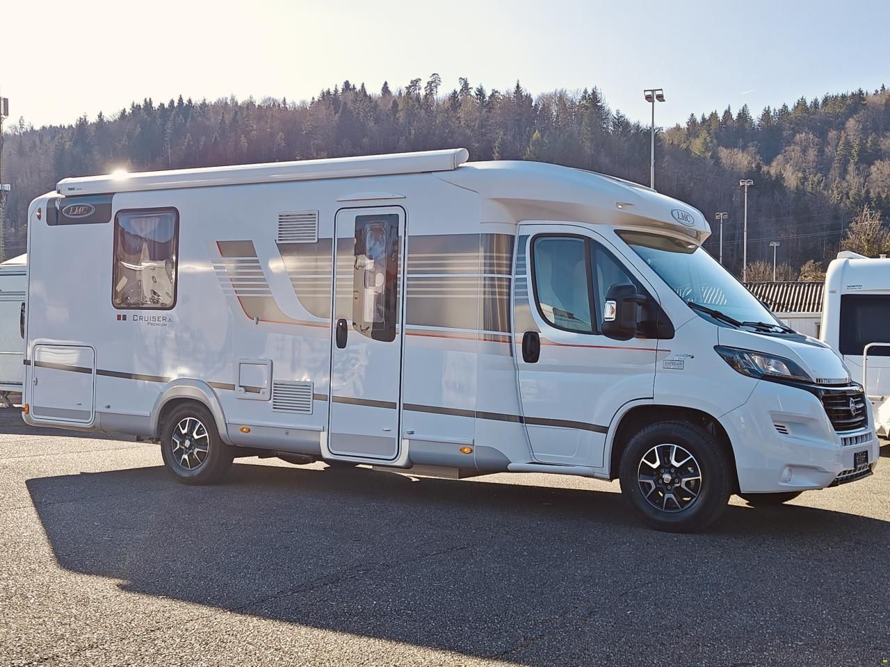 LMC Cruiser Premium T741 - Automat