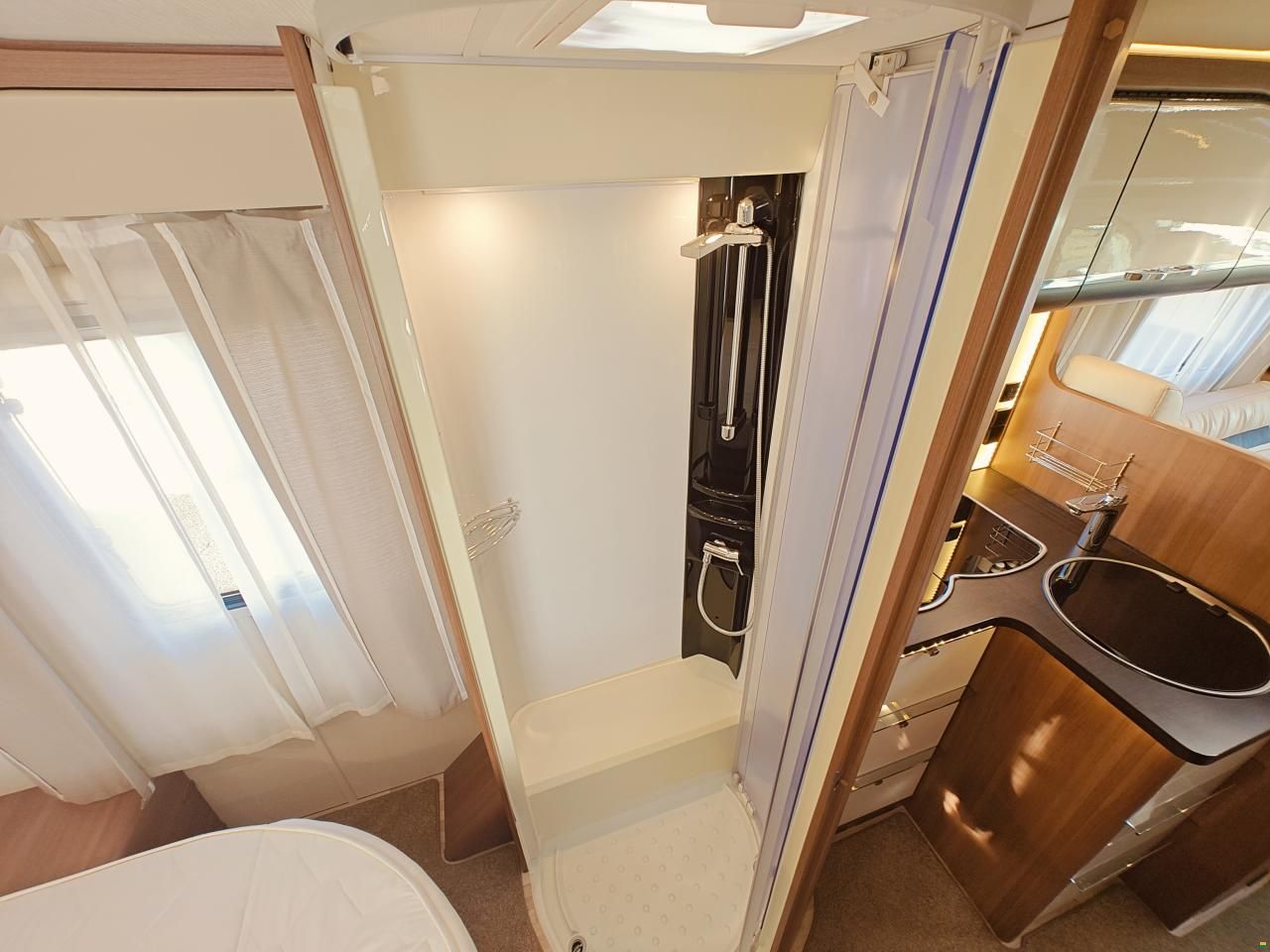 LMC Cruiser Premium T741 - Automat