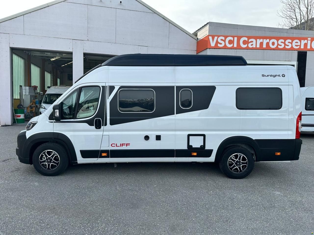 Sunlight Cliff X 640