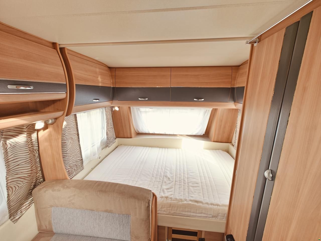 Hobby 490 KMF De Luxe - Etagenbetten