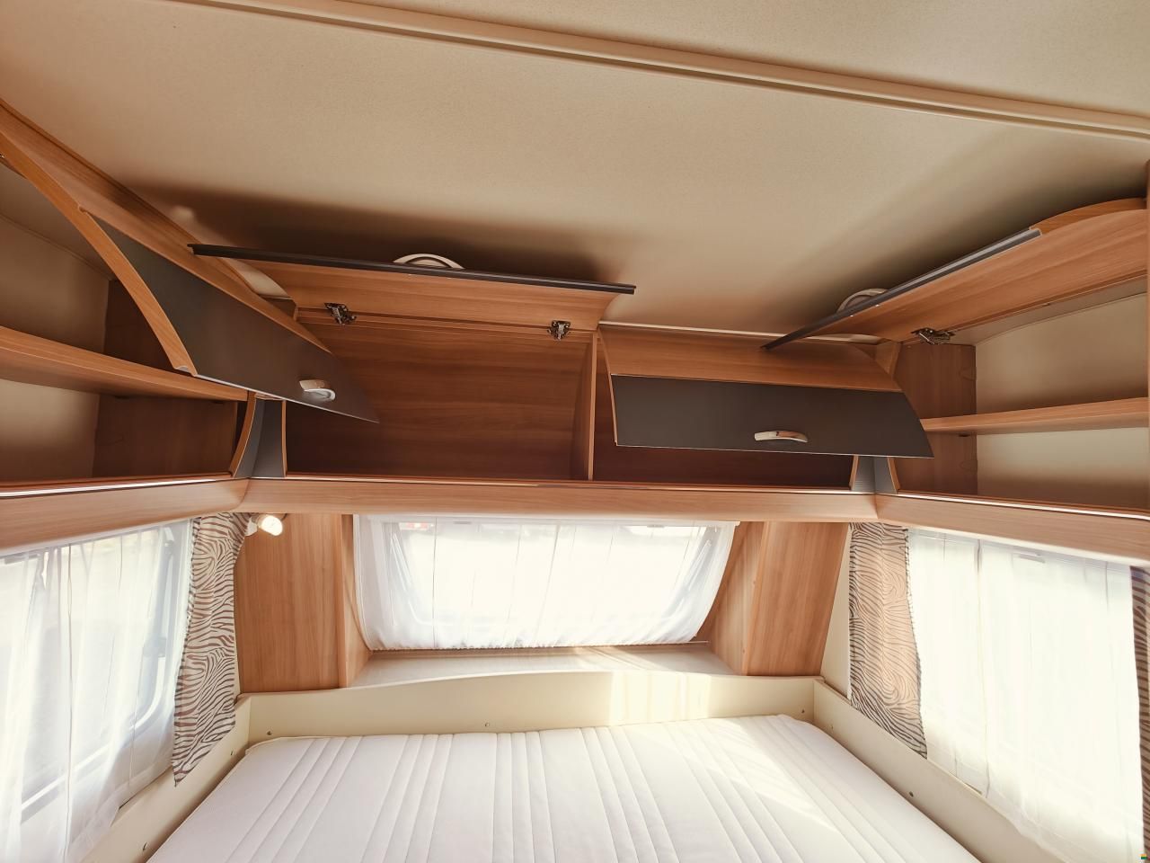 Hobby 490 KMF De Luxe - Etagenbetten